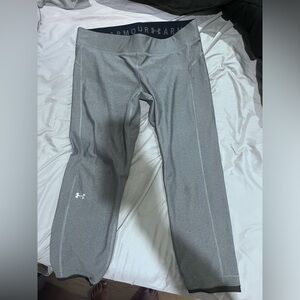 Women’s Under Armour compression leggings